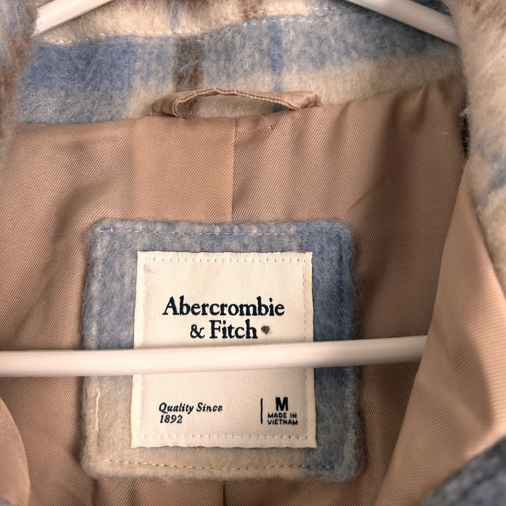 Abercrombie & Fitch Light Blue and Cream Jacket - Picture 2 of 2